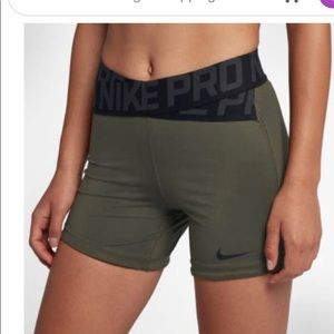 Nike Pro Intertwist 3” training shorts